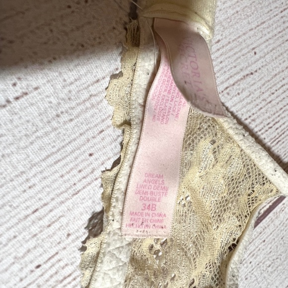 Victoria Secret Dream Angels Lined Demi Bra - Picture 8 of 16